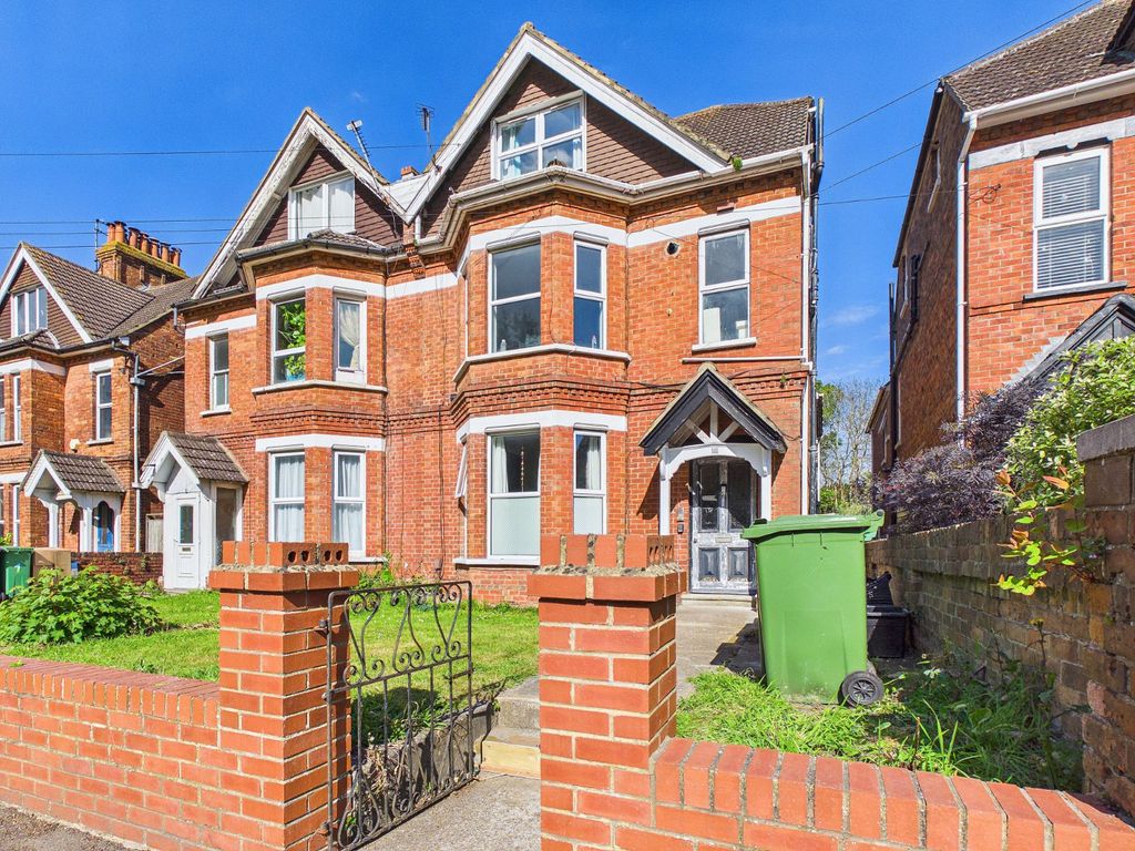 Property photo 1 of 8 Frontage