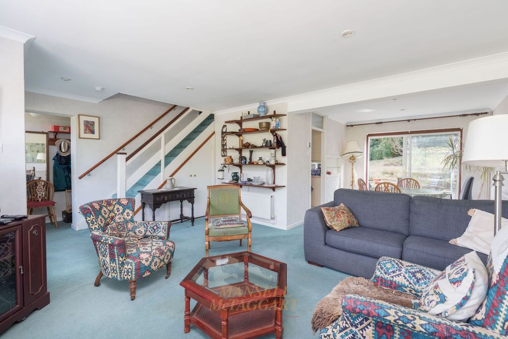 Property photo 3 of 18