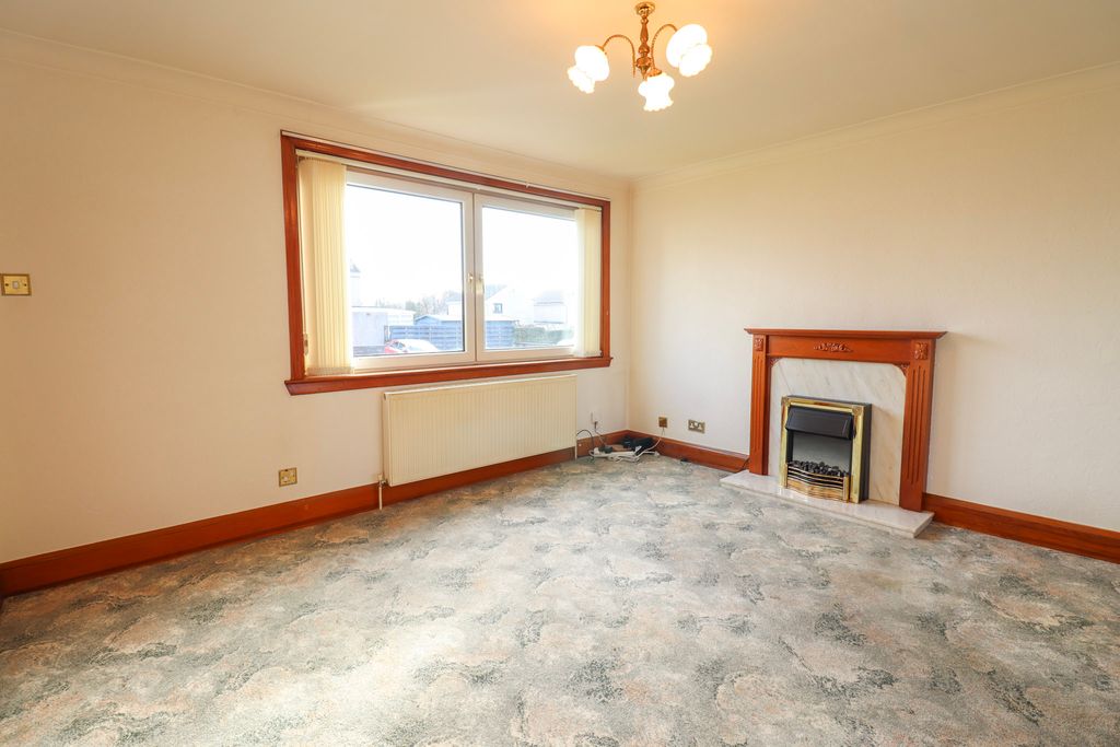 Property photo 3 of 32