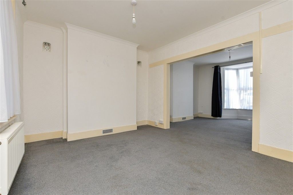 Property photo 3 of 10 Dining Area