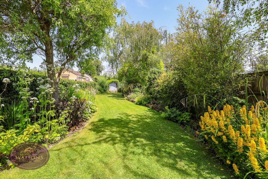Property photo 2 of 23