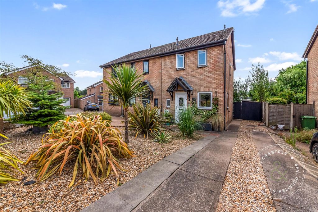 Property photo 1 of 25 Edward-Clarke-Close-25.Jpg