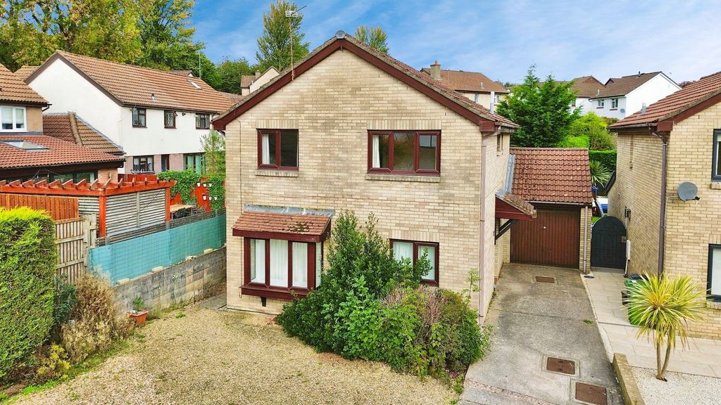 Property photo 2 of 23