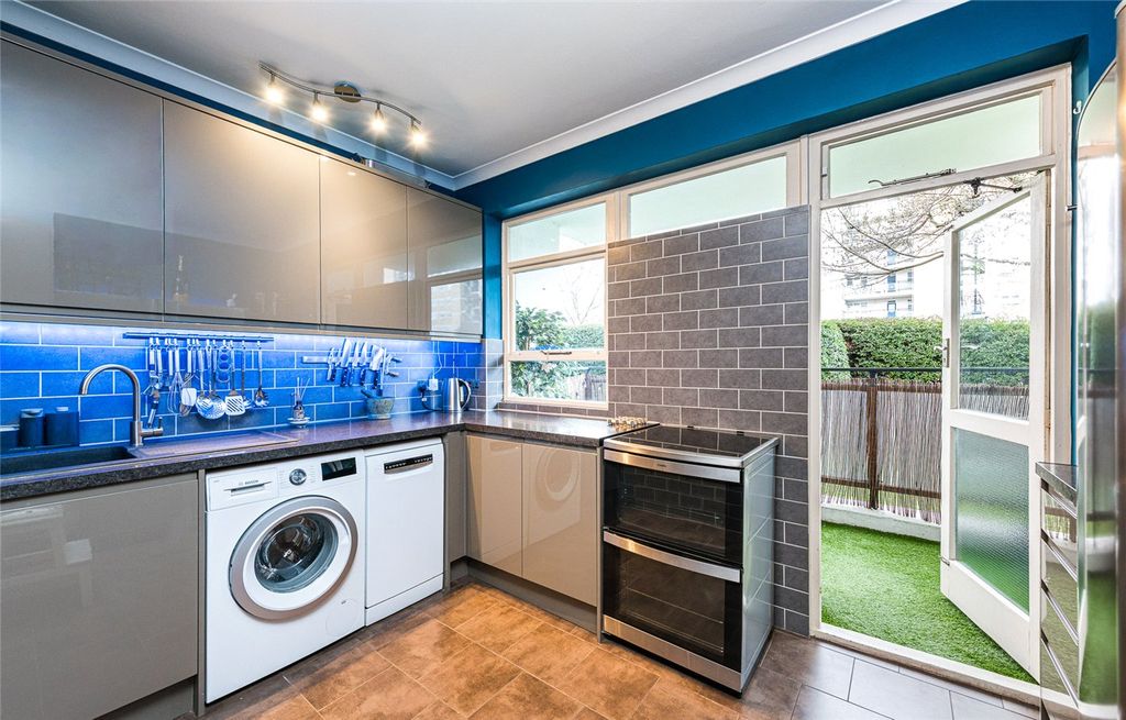 Property photo 3 of 8 Picture No. 02