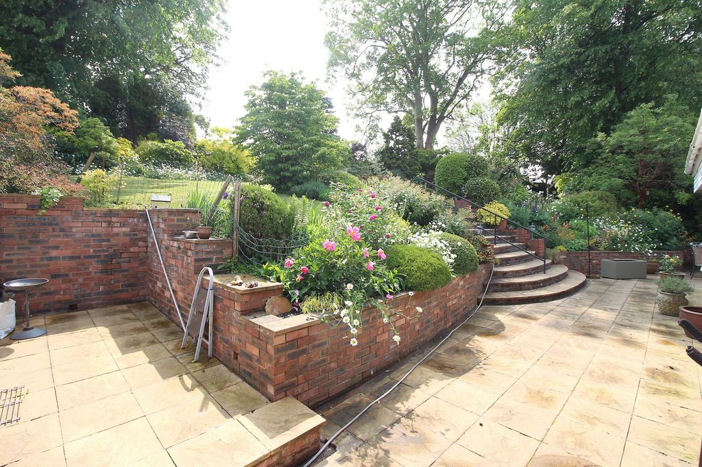 Property photo 2 of 25