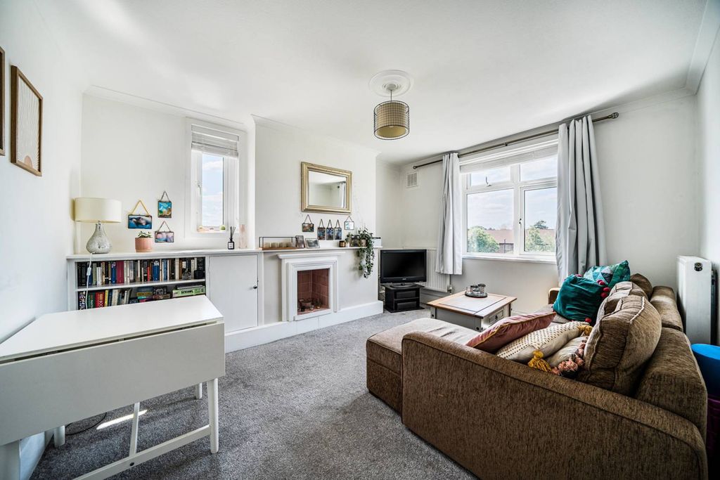 Property photo 1 of 5