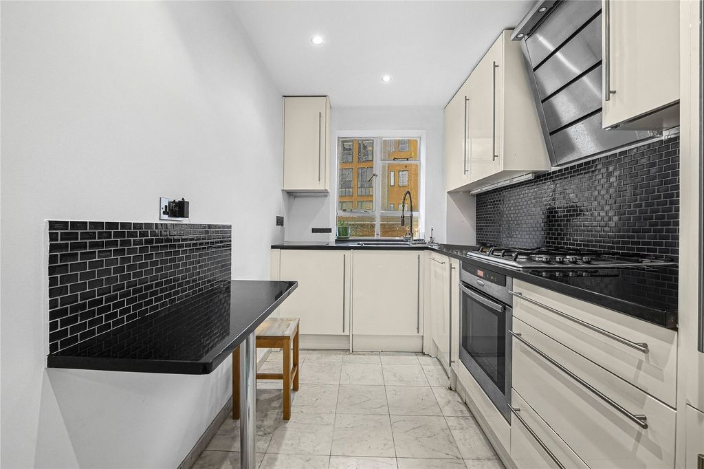 Property photo 3 of 10 Picture No. 23