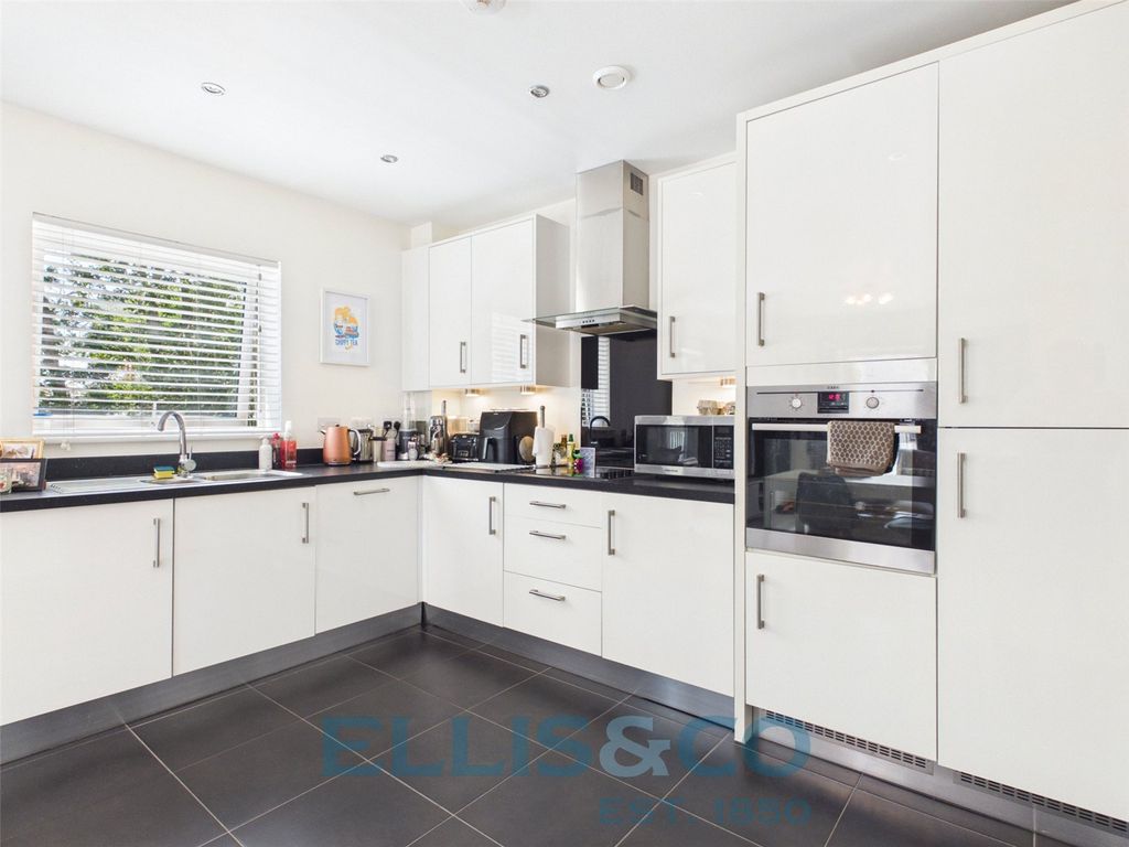 Property photo 1 of 9 Picture No. 02