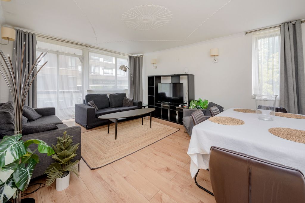Property photo 1 of 11 5 The Quadrangle-1890.Jpg