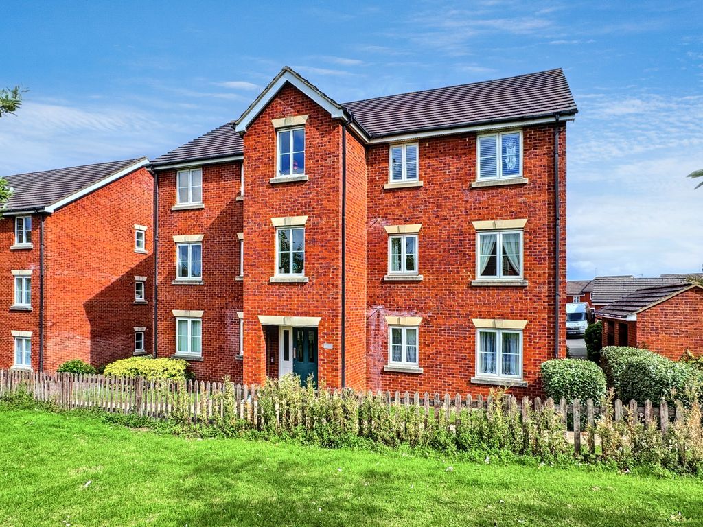 Property photo 1 of 16 Plough Close, Lang Farm