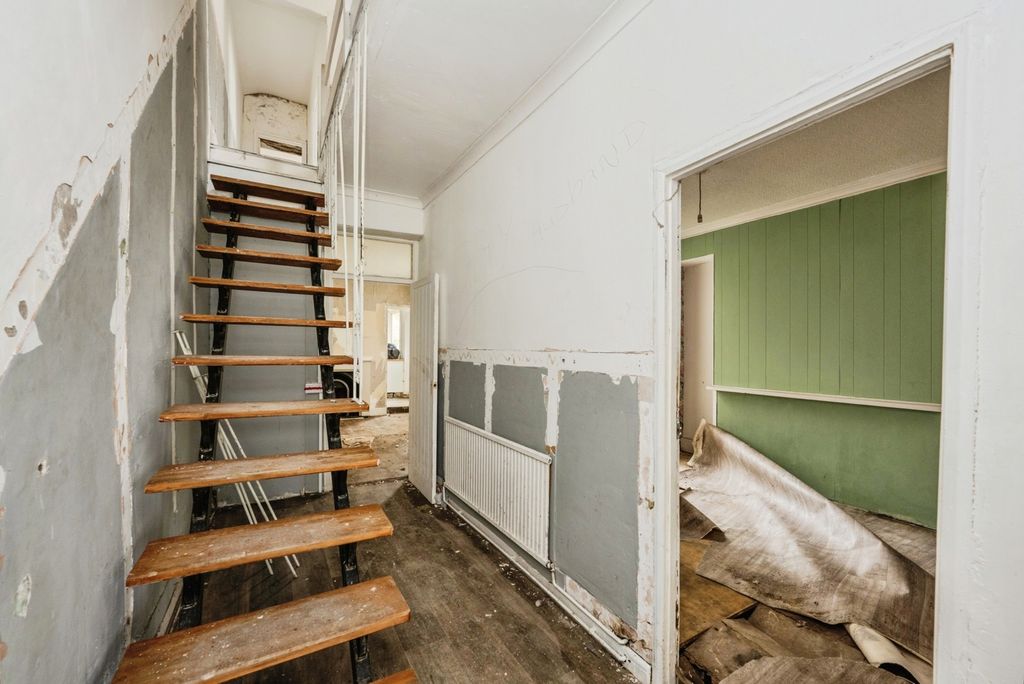 Property photo 2 of 18 Pbox-Img.Jpg