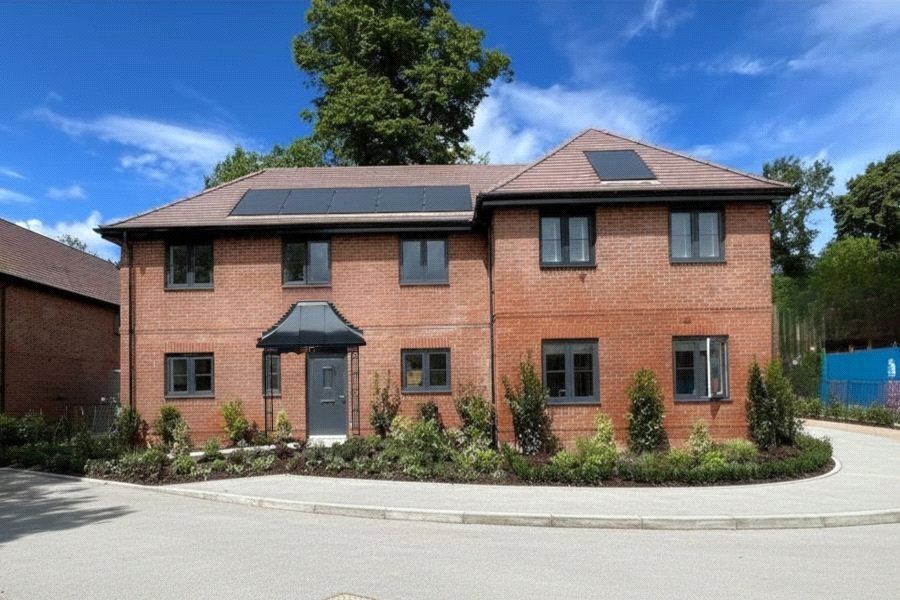 Property photo 1 of 8 External