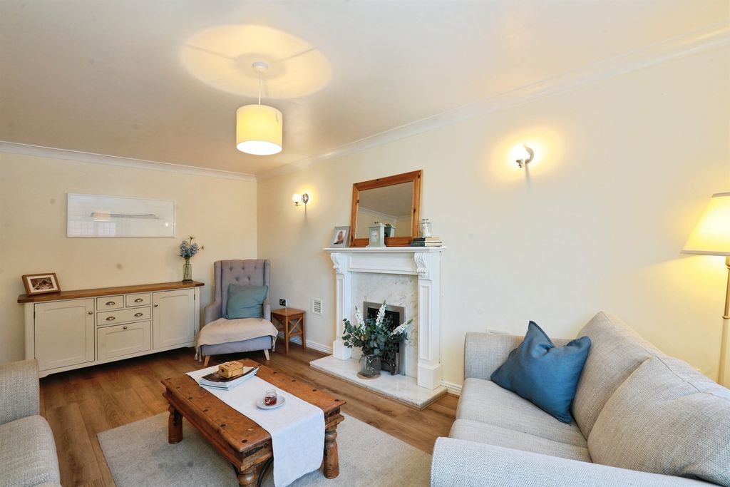 Property photo 3 of 22