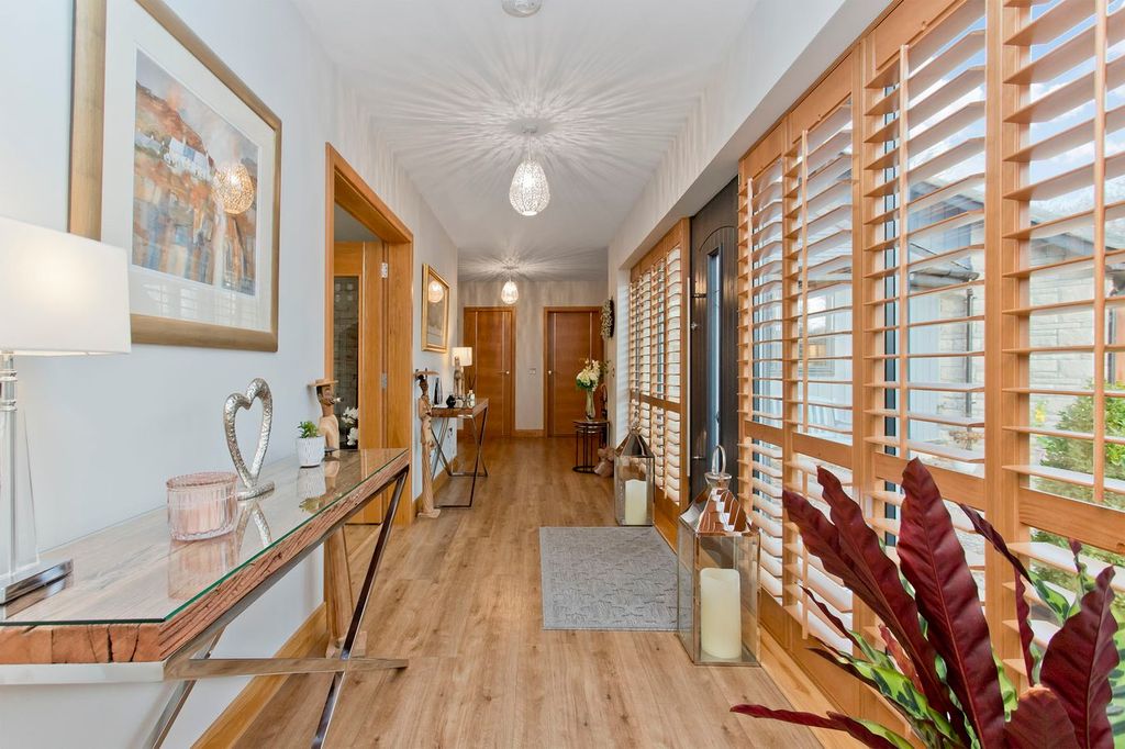 Property photo 3 of 50