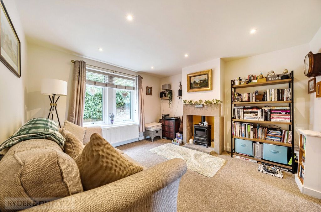 Property photo 2 of 20 Snug