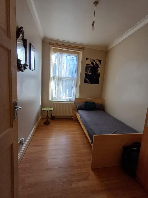 Property photo 3 of 8 Gallery