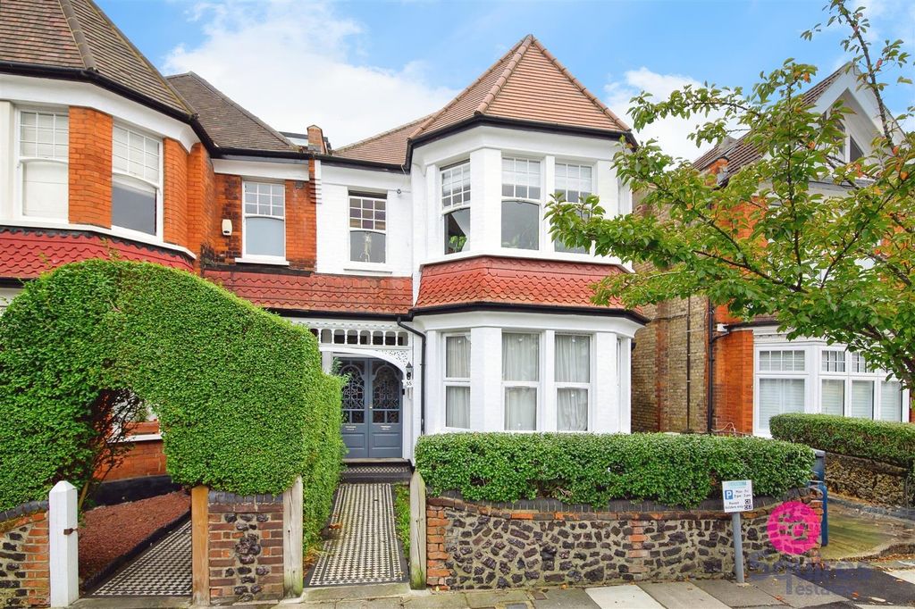 Property photo 1 of 11
