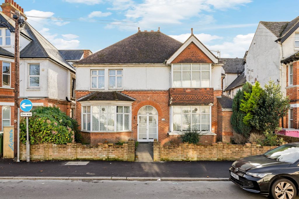 Property photo 1 of 9