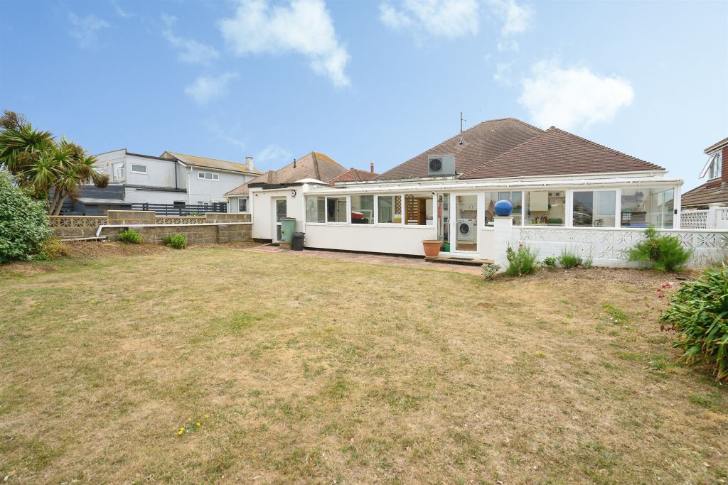 Property photo 2 of 19 Front & Rear Gradens