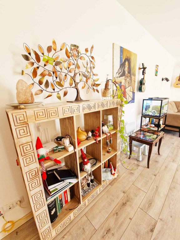 Property photo 3 of 20 Living Area Detail