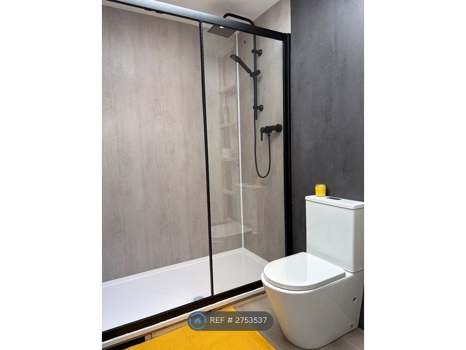 Property photo 2 of 6 Bathroom