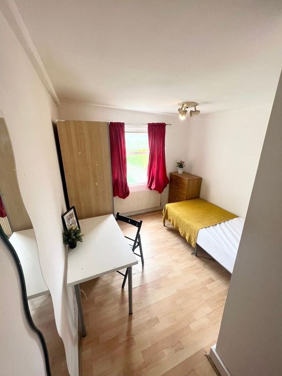 Property photo 2 of 4