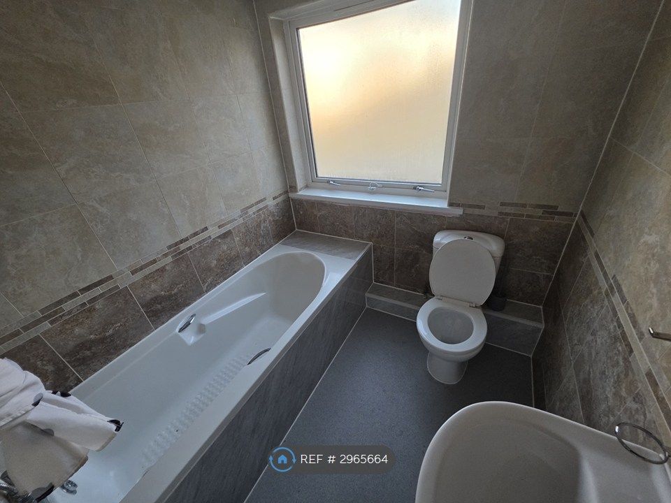 Property photo 2 of 3