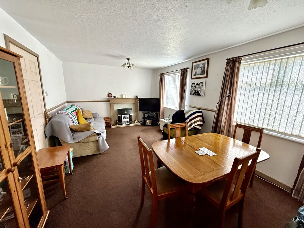 Property photo 3 of 10 Img_4144