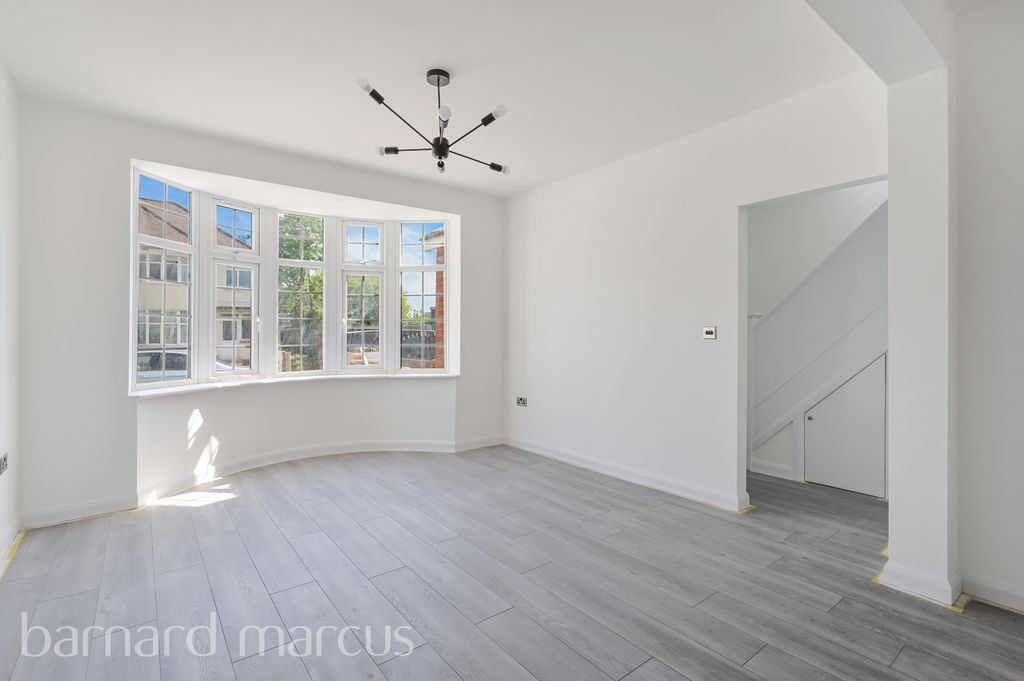 Property photo 2 of 8 Reception Room