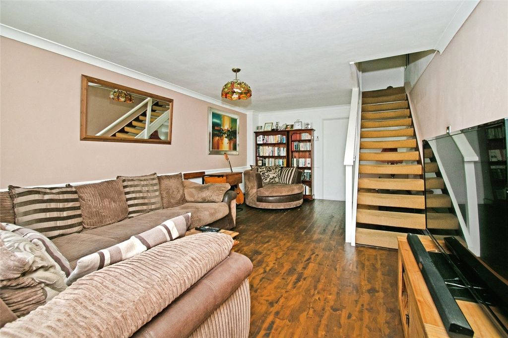 Property photo 2 of 25 Lounge