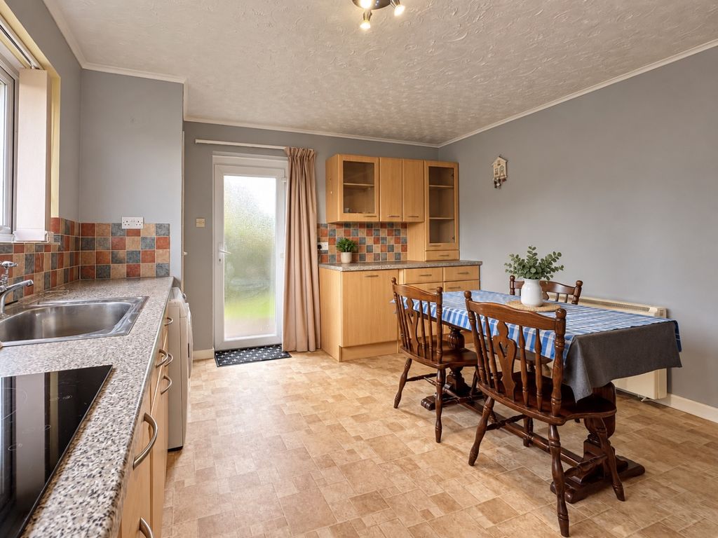 Property photo 2 of 17 5597004