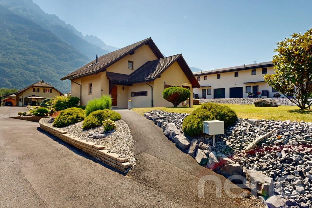 Property photo 2 of 12
