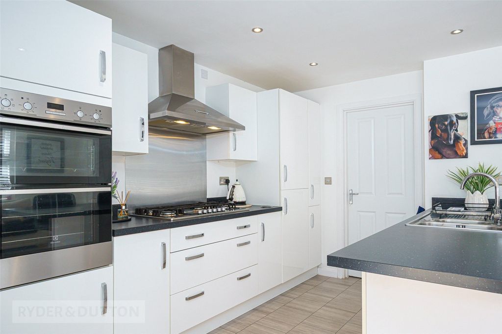 Property photo 3 of 24 Picture No. 50