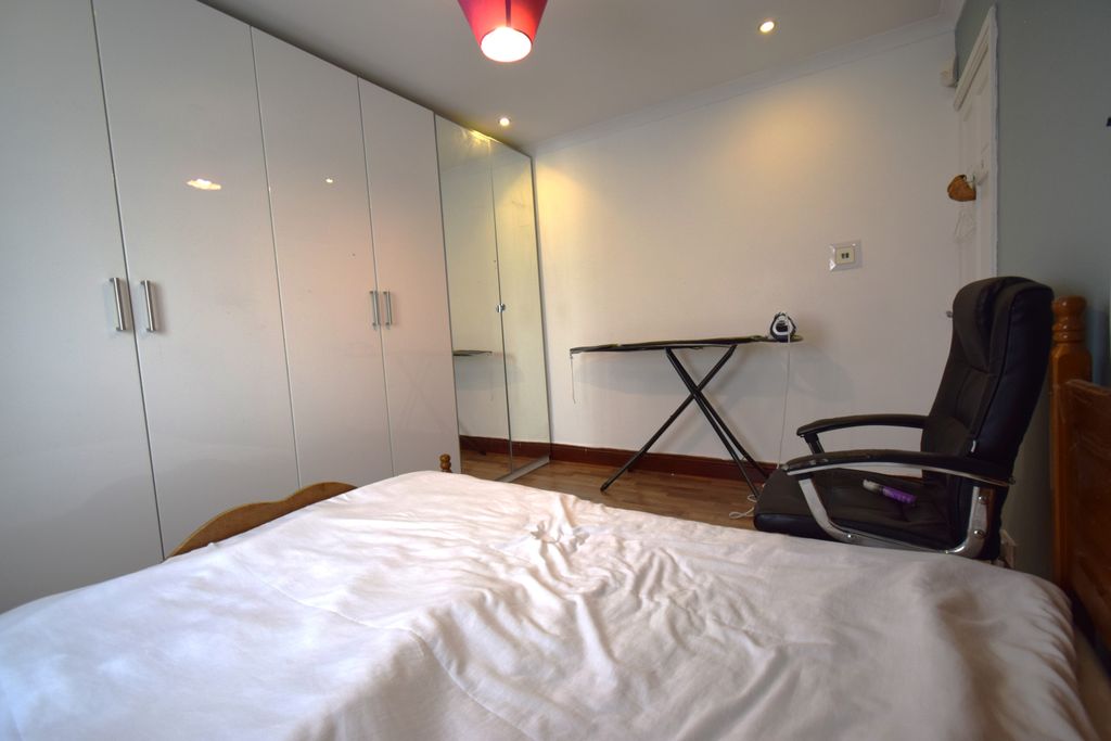 Property photo 2 of 17 Bedroom 2