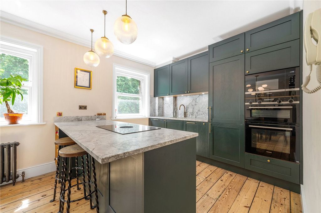 Property photo 3 of 19 Kitchen