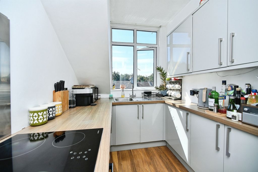 Property photo 2 of 23