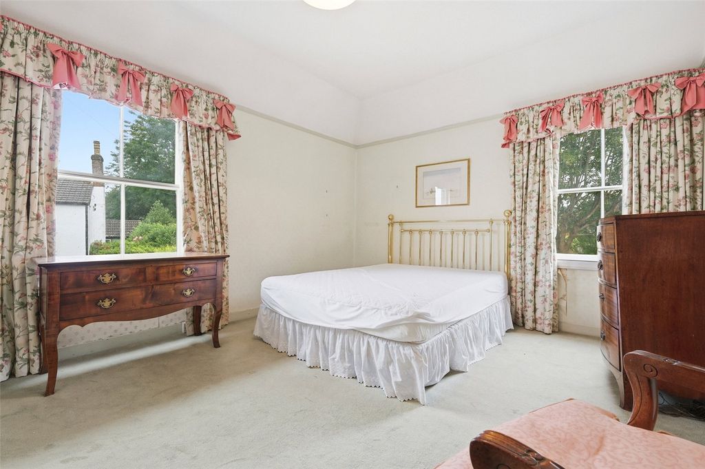 Property photo 3 of 22 Picture No. 02