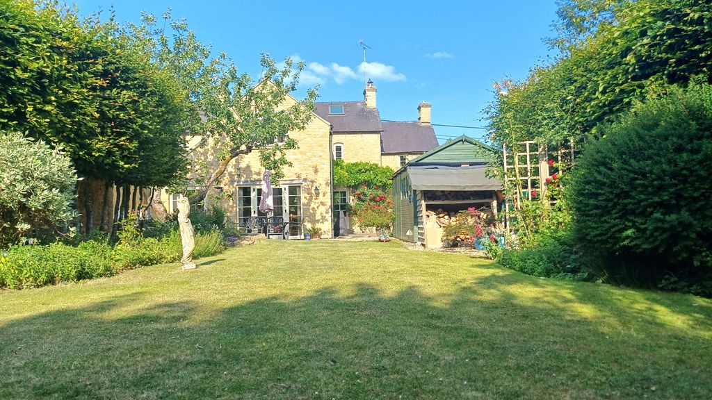 Property photo 1 of 34