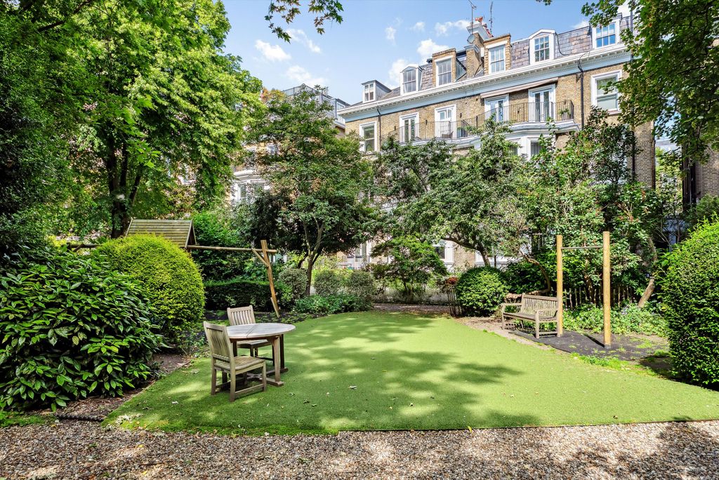 Property photo 2 of 18 Image