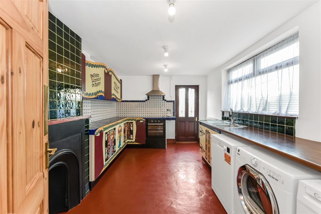 Property photo 3 of 22