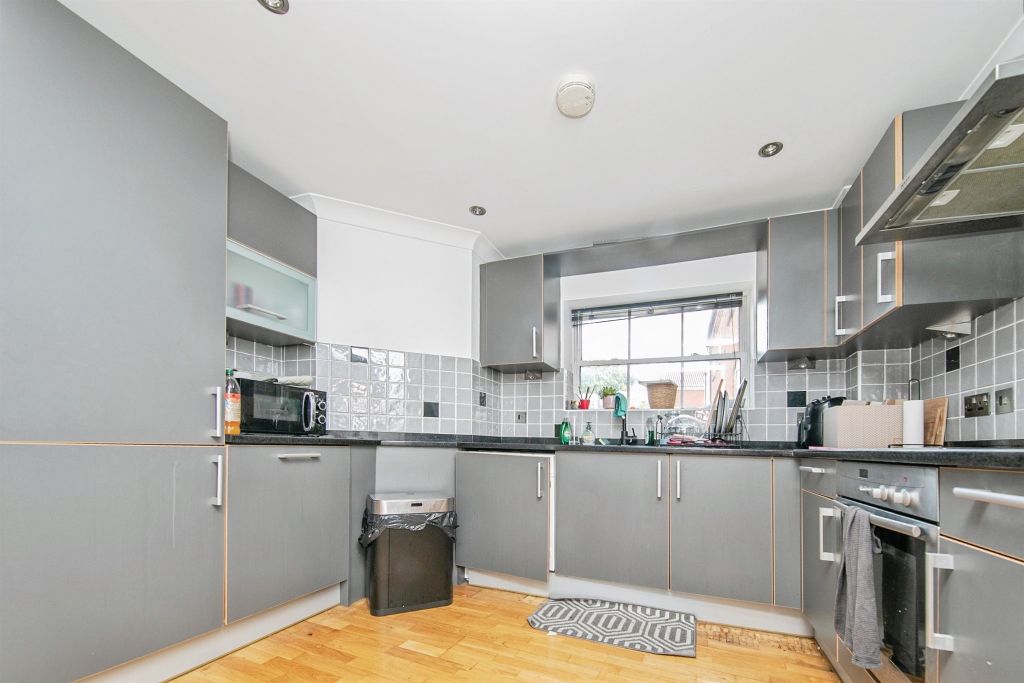Property photo 3 of 14