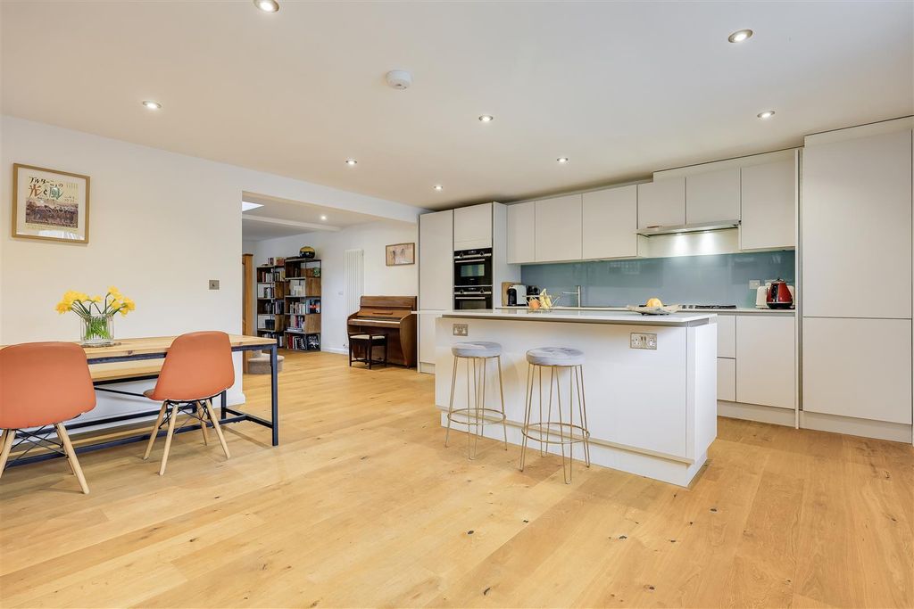 Property photo 2 of 18 Img (12).Jpg