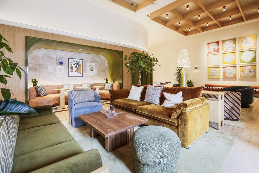 Property photo 3 of 17 Image