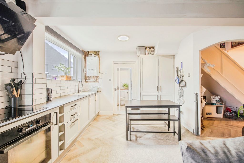 Property photo 3 of 15 Kitchen