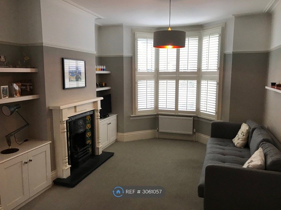 Property photo 2 of 26