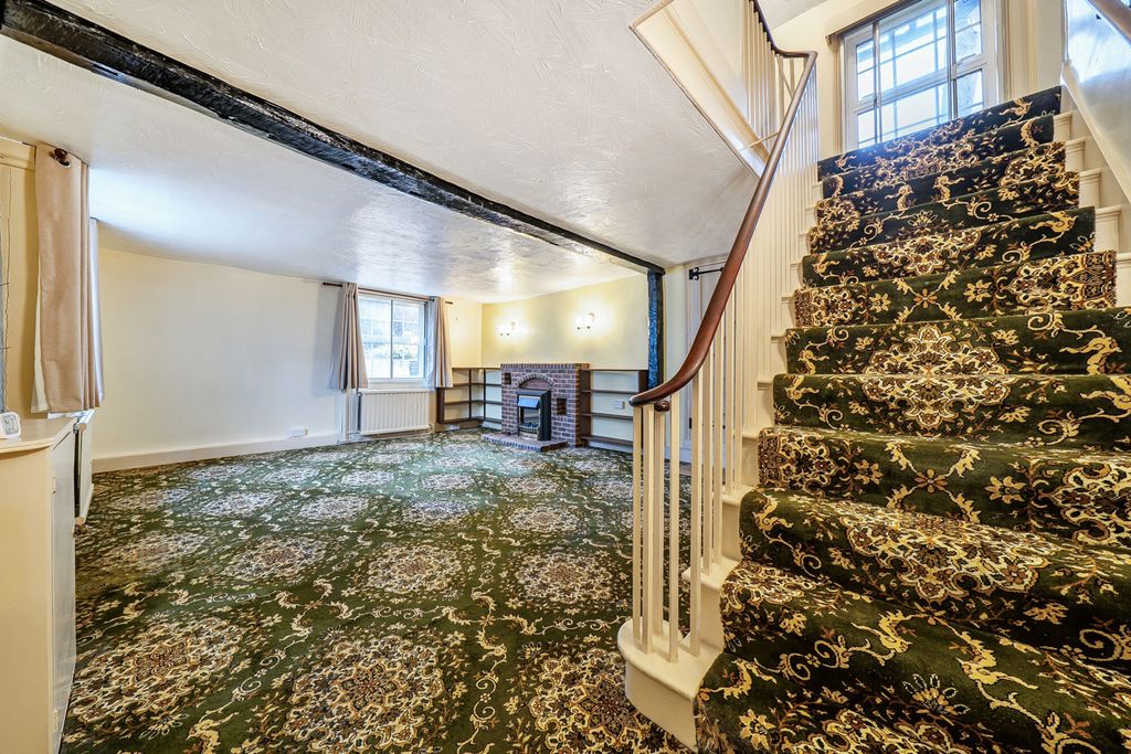 Property photo 3 of 24 Reception