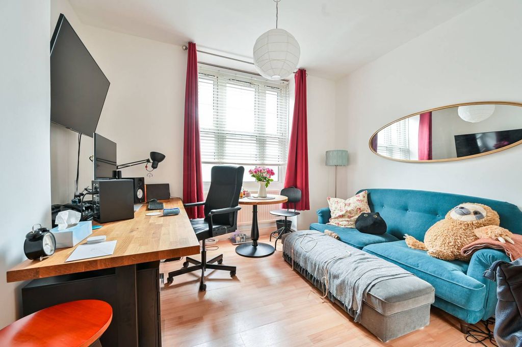 Property photo 2 of 8