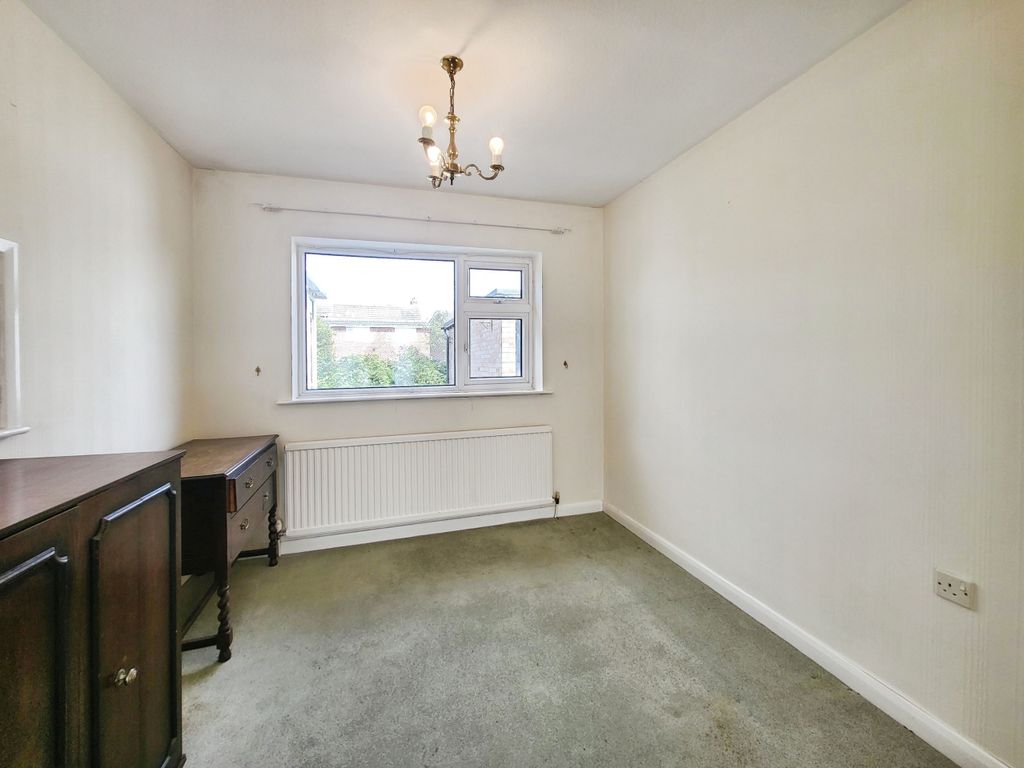 Property photo 3 of 11 Dining Area