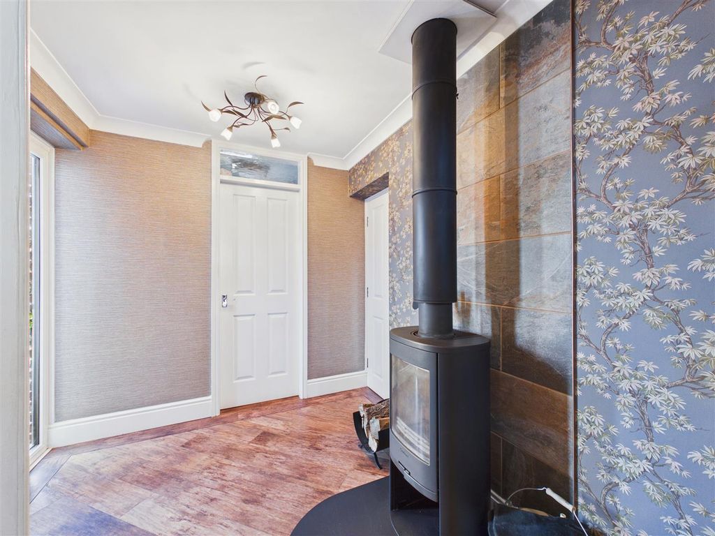 Property photo 2 of 19 Entrance Hallway