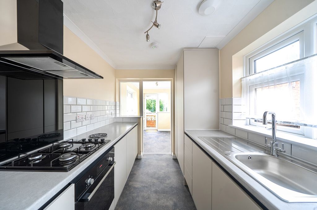 Property photo 2 of 19 1471858-4-6A21Df0...